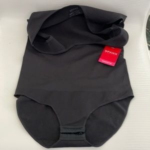 SPANX: The Base Tank Bodysuit